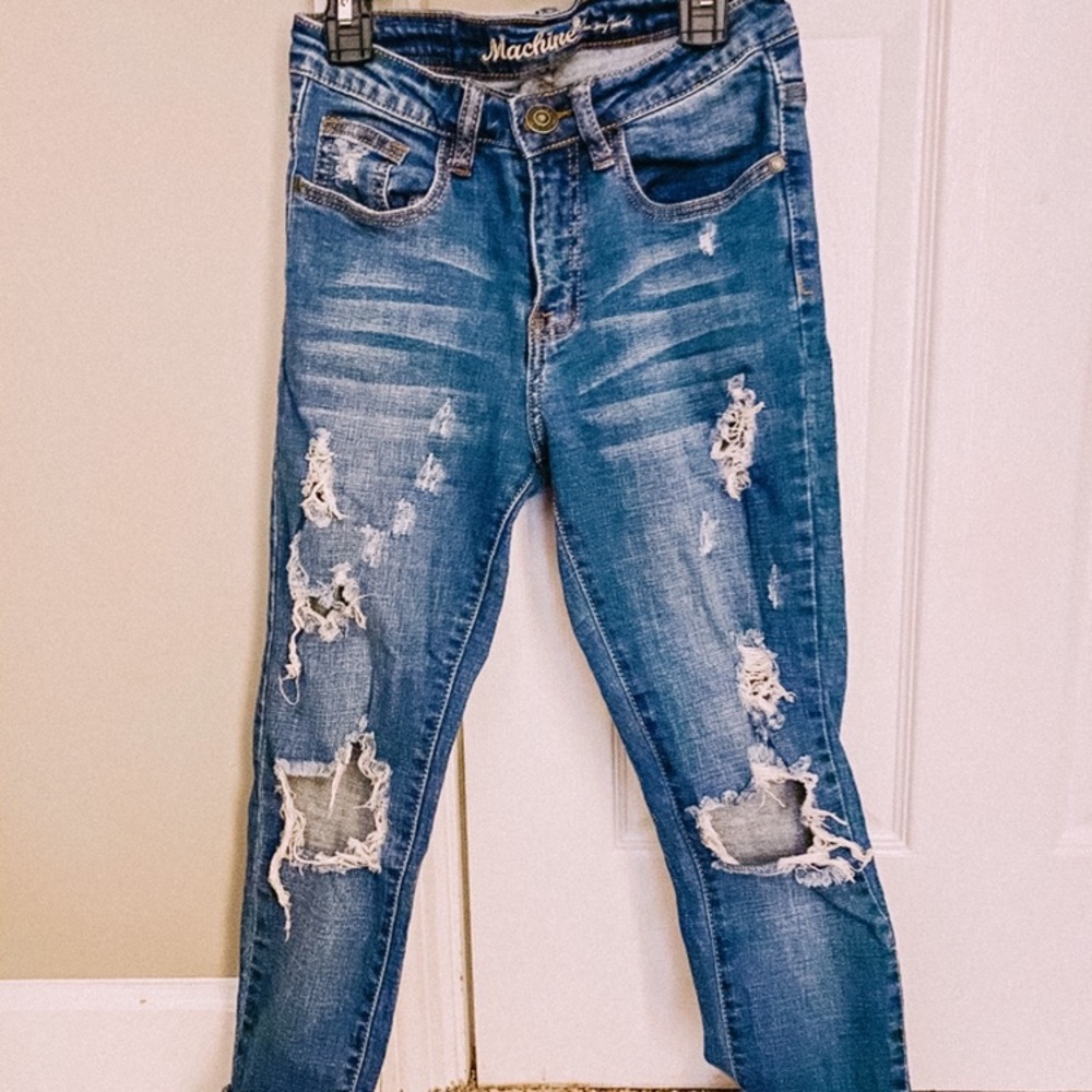 ripped & frayed cute cali mom jeans🤩💛